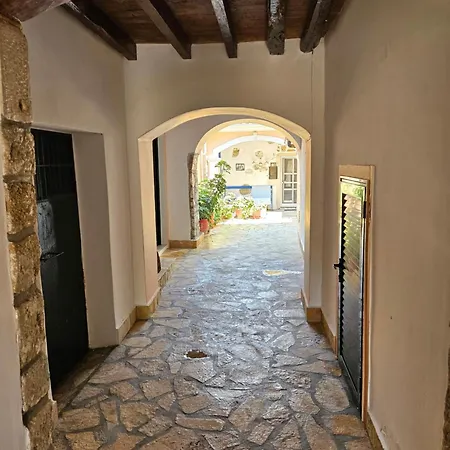 度假居 Archontiko Kourkoulos Makrádes